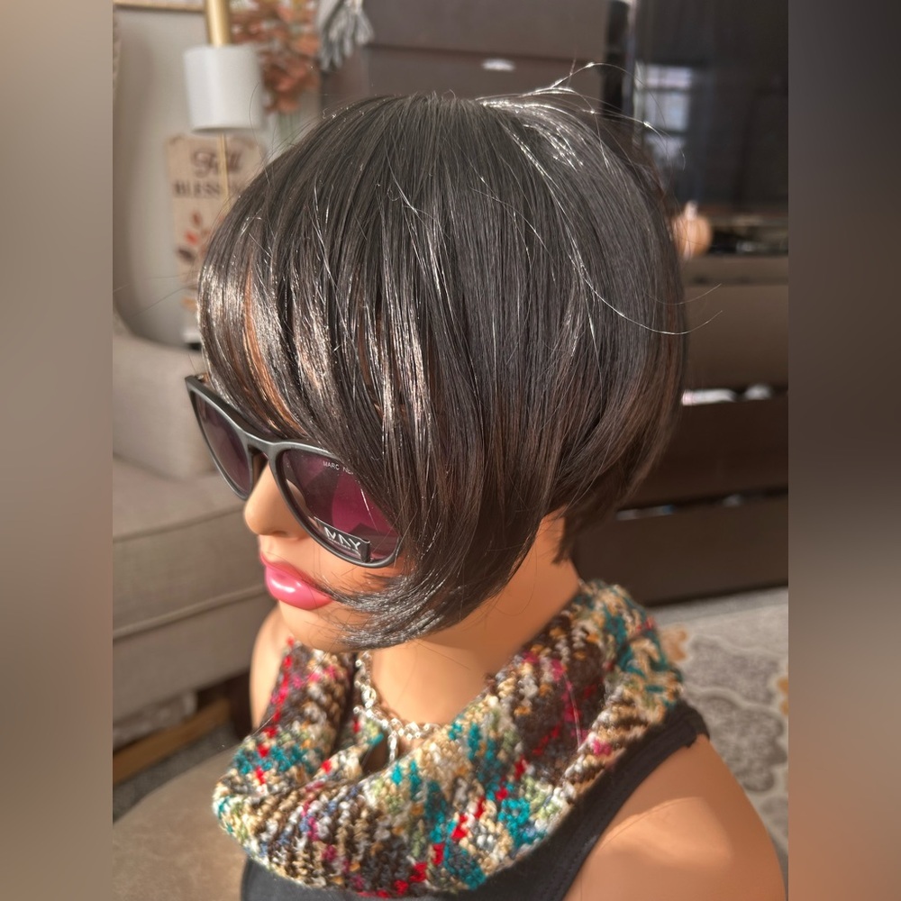 ✨NEW Pixie Bob With Bangs Women's Wig - Picture 8 of 12